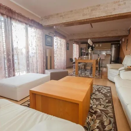 Luxury Near Bacvice Beach *