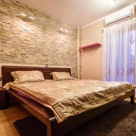 Luxury Near Bacvice Beach Apartment *