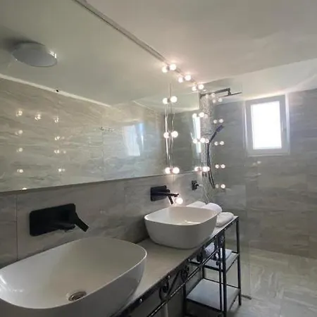 Luxury Near Bacvice Beach