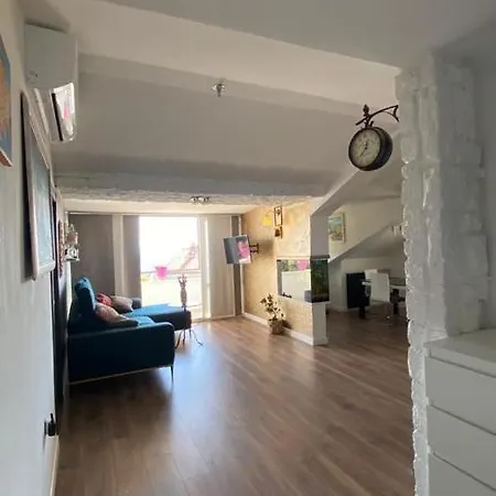 Apartment Luxury Near Bacvice Beach