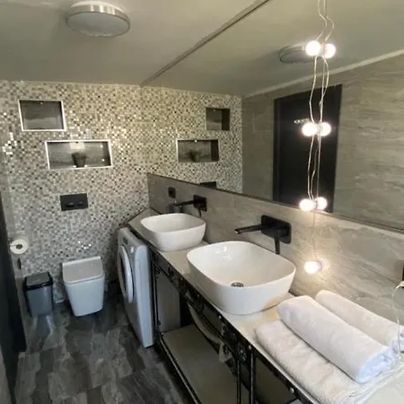 Apartment Luxury Near Bacvice Beach